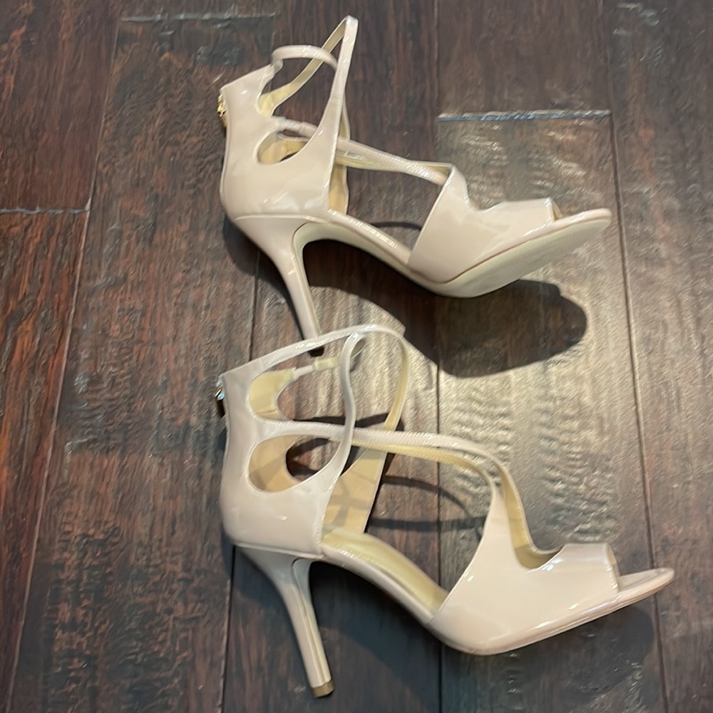 NWT Gorgeous Strapy Cream Michael Kors Heels